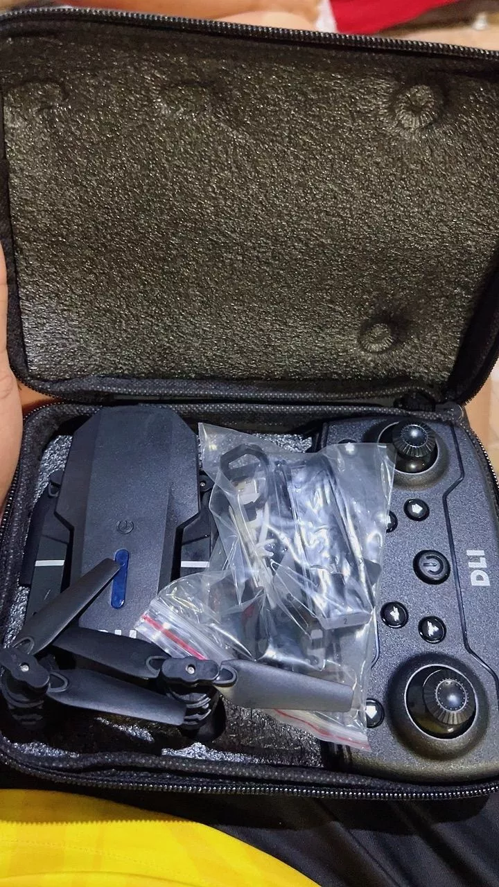 Foto de avaliação 5 — Drone E88 dobrável com câmera dupla