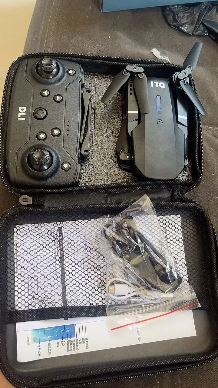 Foto de avaliação 1 — Drone E88 dobrável com câmera dupla