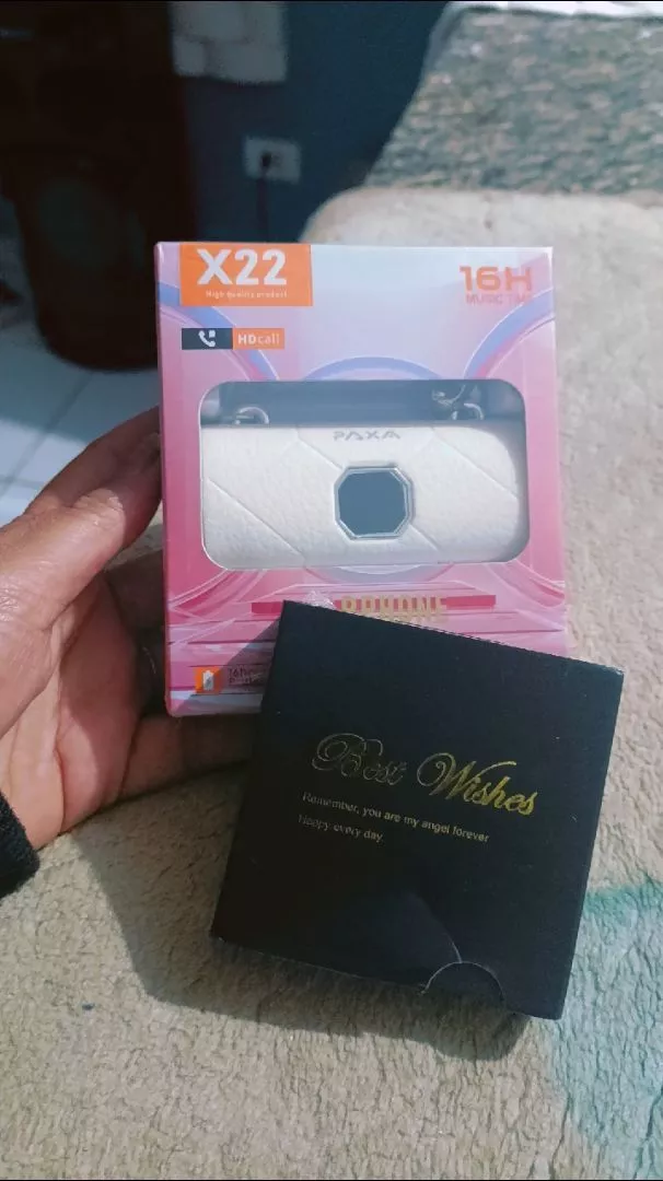 Fone clip borboleta em foto de cliente 9