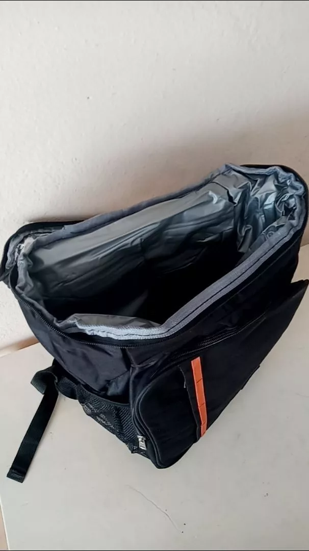 Foto de Bruno A. com a mochila térmica cooler 23L