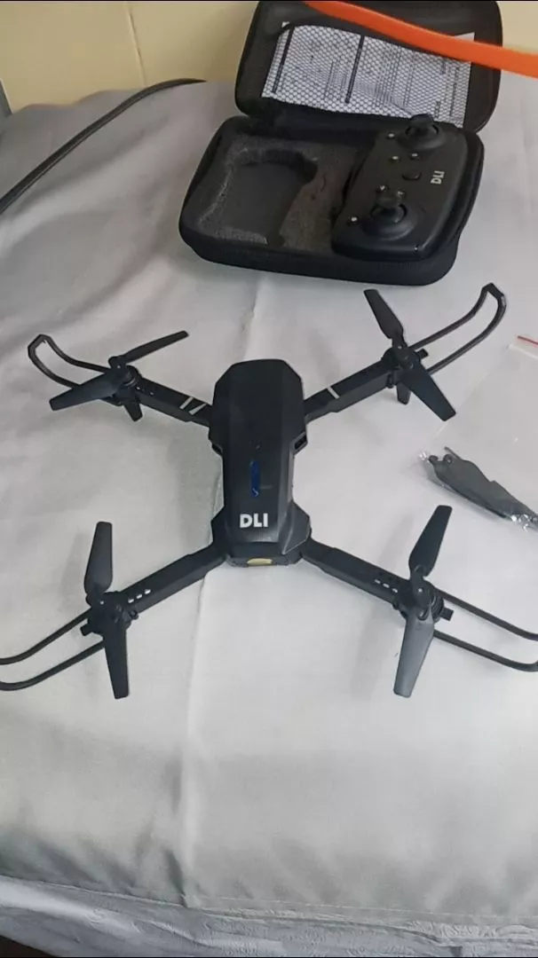 Foto de avaliação 3 — Drone E88 dobrável com câmera dupla
